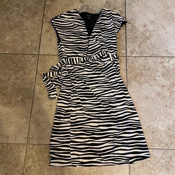 Ann Taylor animal print zebra stripe black & tan faux wrap dress 2 - Picture 1 of 2